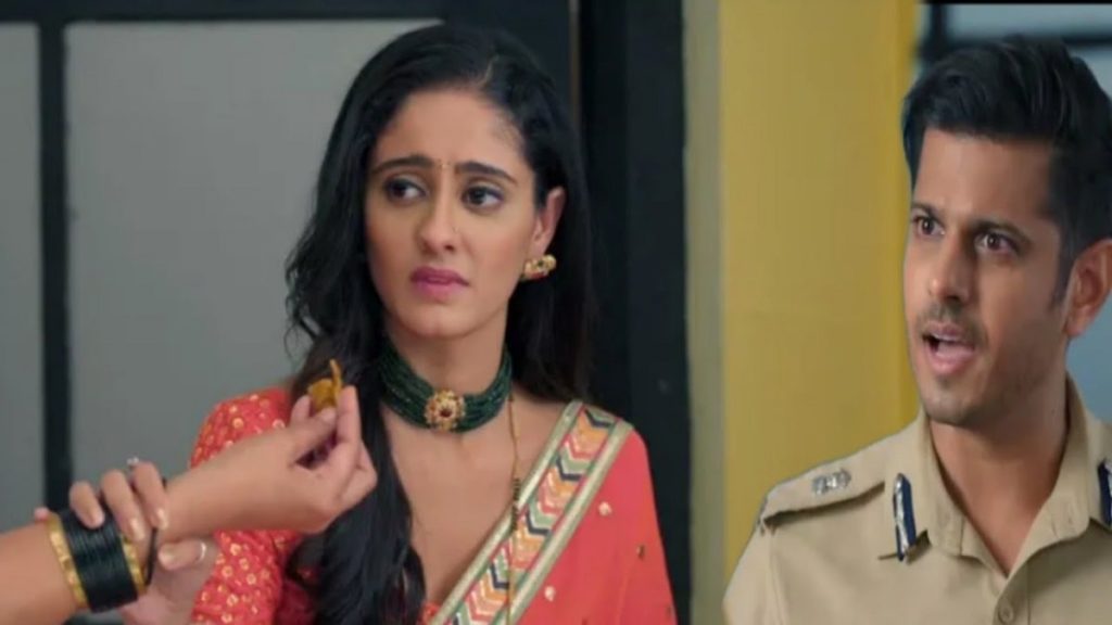 Ghum Hai Kisi Ke Pyar Mein Written Update 14th April 2021: Virat Throws